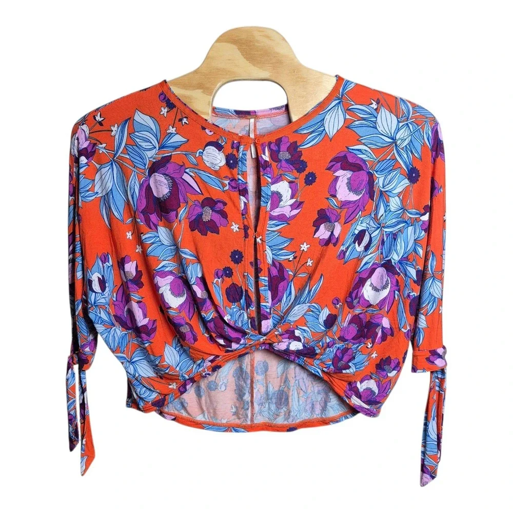 Free People Red Orange Keepin' On Floral Jersey Top Blouse Twist Front Women's S